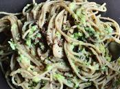 Spaghetti integrali pesto cremoso zucchine