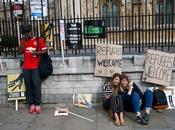 Europa manifestazioni chiedere accogliere rifugiati