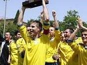Clericus cup, vince redemptoris mater:"triplete come magi trinita'" clericus mater wins: "triplete three kings trinity"