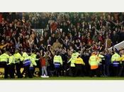 (VIDEO)Pitch invasion Nottingham Forest Derby County 06.11.2015