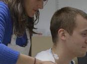 Konami collabora un'esperta protesi regalare videogiocatore inglese braccio come quello Snake Notizia