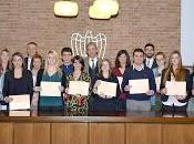 PAVIA. Martedì saranno consegnati premi merito scolastico 2015.