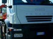 Rubavano smontavano camion