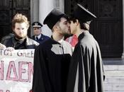 Grecia approva unioni civili