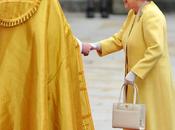 Regina Elisabetta giallo matrimonio William Duca Cambridge Catherine