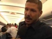 Catania: festeggia aereo. (Video)