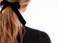 Moda capelli: nastro velluto coda
