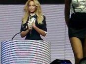Beyonce live "Run World" Oprah
