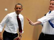 Obama gioca Ping Pong primo ministro inglese Cameron.