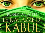 Esce libreria ragazze