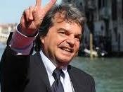 Piccoli stronzi permangono