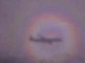 Arcobaleno “insegue” l’ombra aereo Cina.