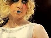 Lady Gaga bastano milioni all’anno: truffa braccialetti Giappone