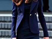 Catherine Middleton all’aeroporto Londra borsa Mulberry