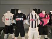 Juventus: presentate nuove maglie ufficiali stagione 2011/2012. Guarda video....