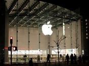 Apple Store notte aperti straordinario: arriva Leone