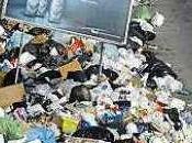 Napoli Rifiuti, strada ancota 2400 tonnellate (14.07.11)