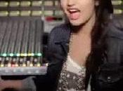 Rebecca Black Moment” nuovo video!