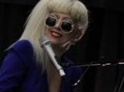 Lady Gaga canta live “You alla radio