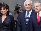 FOTO: Strauss Kahn libero dalle accuse negli States