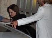 Angelina Jolie gelosia sopporta spedisce Brad fuori dalla porta