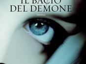 Esce libreria bacio