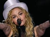 Giovanardi Santanchè contro Madonna! Vogliono boicottarla