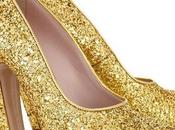 Must Have: Gold Glitter Pumps
