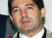 Indaga sulle cliniche private. Trasferito