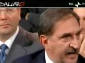 Russa sfoggia inglese conferenza stampa