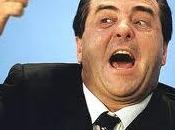 L&#8217; caccia voti ovunque, Pietro corteggia reazionari Belisario chierichetto.