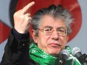 Bossi contestato nelle "Patria". Tutti contro segretario federale Varese.