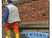 L’alluvione fango borghetto grandi onde hanno spazzato tutto.