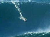 Garrett McNamara cavalca onda alta 30metri, video surfista record giro