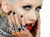 Quando Christina Aguilera imita (male) Lady Gaga (meglio) Madonna