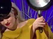 Lady Gaga alle prese pollo alla milanese