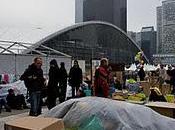 Parigi: cittadini occupano Défense