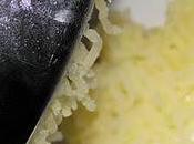 Cucinare schiacciare patate buccia