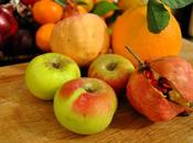 Insalata gamberi frutti d’inizio inverno.