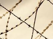 Questo piccolo mondo assassino Paul Eluard