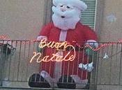 Babbo Natale siede Consiglio Comunale adesso capisco perché.