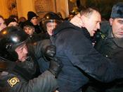Fermi, violenze contro oppositori centro Mosca. Amenità post-elettorali