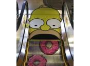 scala che...mangia ciambelle Homer Simpson