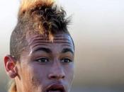 Neymar impazzisce Pego scatena nello spogliatoio. (Video)