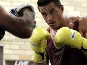 Niente guantoni SBW, avversario fatto arrestare