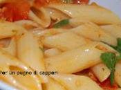 PENNE RIGATE POMODORINI CONFIT, RUCOLA PINOLI pugno capperi