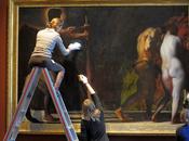 Trois derrières visibles trois cachés