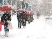 Neve gelo stringono Sardegna Centrale Disagi nella circolazione Oggi scuole chiuse