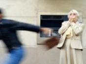 Livorno: scippa anziana fuggire passa davanti stazione carabinieri. Arrestato