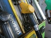 Benzina, ancora aumenti. Oggi provveduto l’Eni